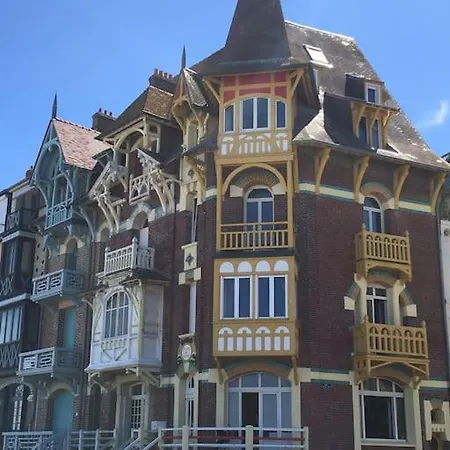 Le Du Chateau *